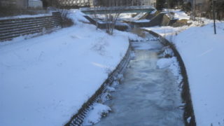 f9bb65a4 s 320x180 - 北海道の冬の生活06　～川が凍った！～