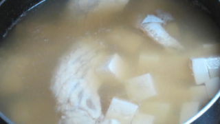 IMG 0011 320x180 - 我が家でのタイのアラ汁の作り方 / 養殖鯛でサッパリ汁