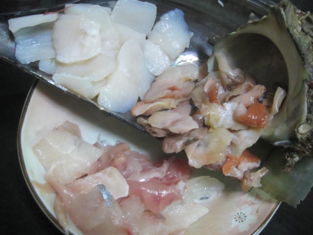 IMG 0025 - シマアジとサザエとタイラギ貝のお刺身三種盛り