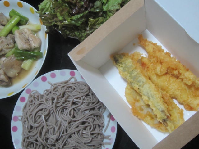 IMG 0023 - 北海道十勝八割そばと丸亀製麺の天ぷらなセット
