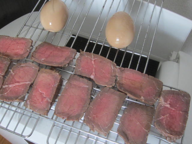 IMG 0032 1 - 自宅ローストビーフからの牛肉な干し肉作成方法について