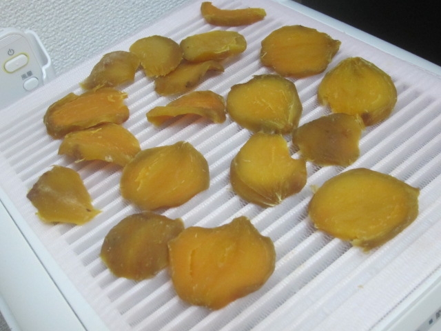 IMG 0011 - 安納芋が安く売ってたのでふかして切って乾かした時の推移画像紹介
