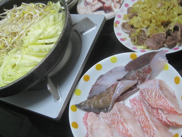 IMG 0018 - キンキとアブラコで魚介系の鍋INキャベツやってみました