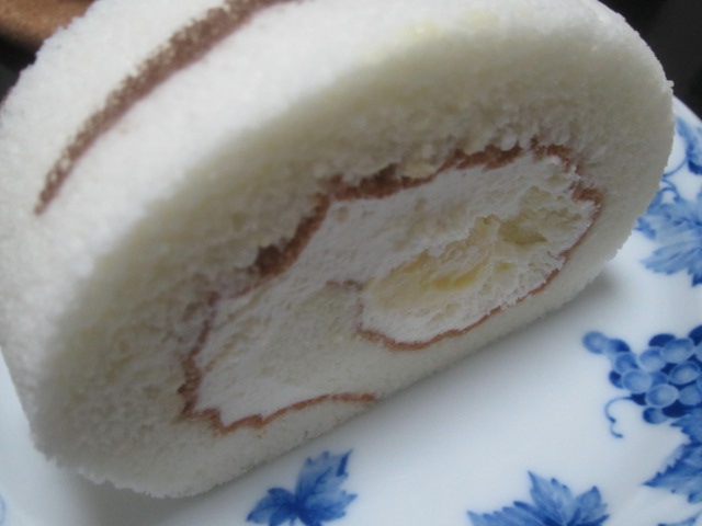 IMG 0021 - 柳月の樺の木なるロールケーキ食べてみました