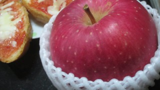 世界一ってゆー品種のリンゴを食べてみた