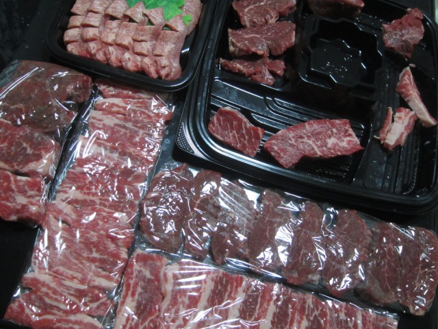 IMG 0074 640x480 - 3000円の焼肉セットをなる肉の盛り合わせを購入してみた