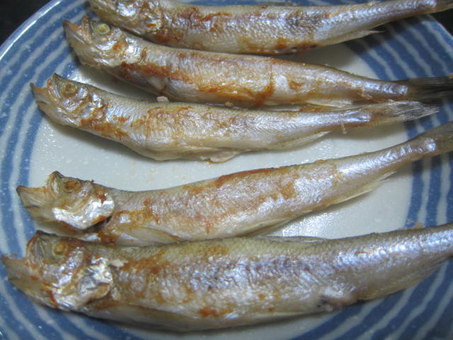 IMG 0026 - 本物のシシャモ(柳葉魚)を焼いて食べた感想 / 樺太シシャモ(カペリン)との味の違いについて