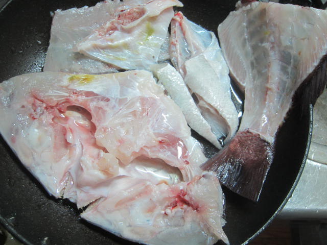 IMG 0007 - 我が家でのタイのアラ汁の作り方 / 養殖鯛でサッパリ汁