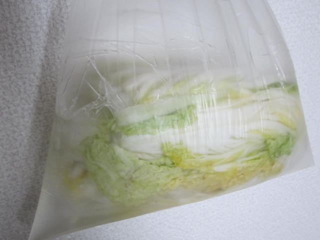 IMG 0069 - 北海道産の白菜が出回ってきたのでキムチ作りの季節ですね