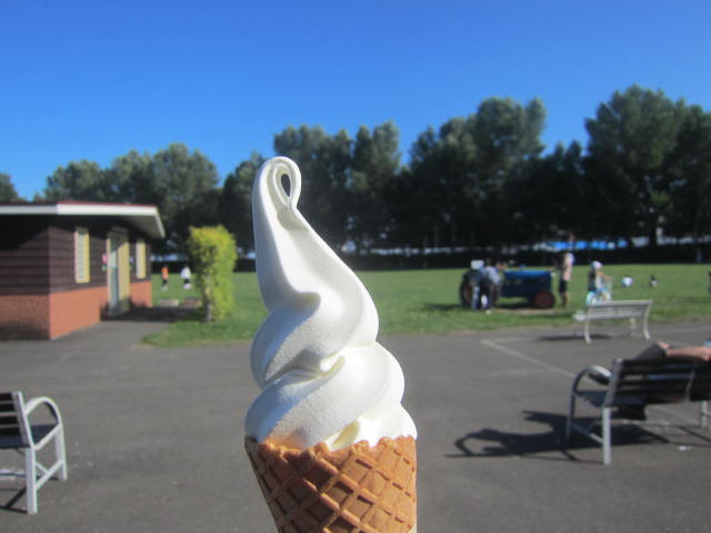 IMG 0041 - 夏も終わりな感じになったので八紘学園のソフトクリーム食べ納め