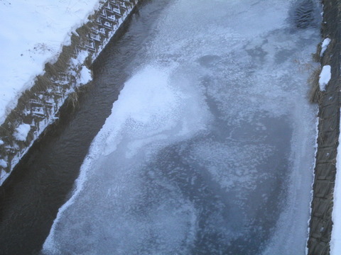 07c1d965 s - 北海道の冬の生活06　～川が凍った！～